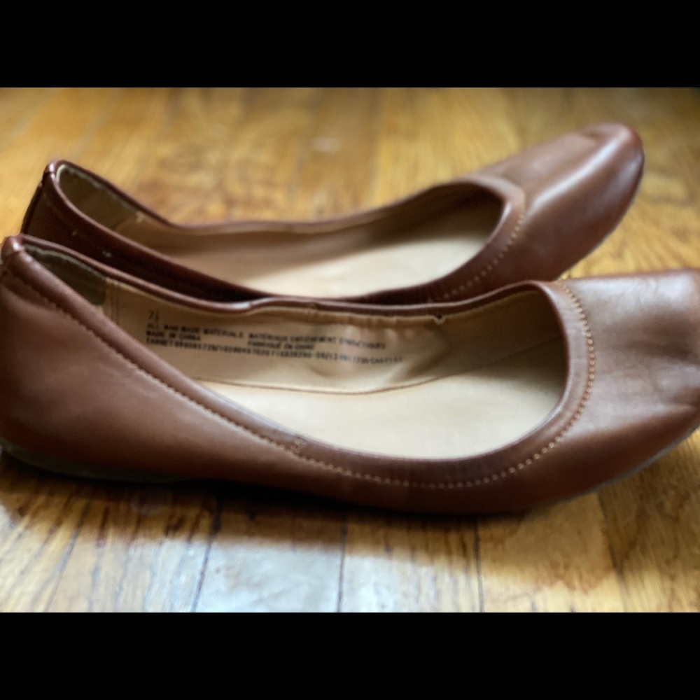 Mossimo supply co brown flats size 7.5